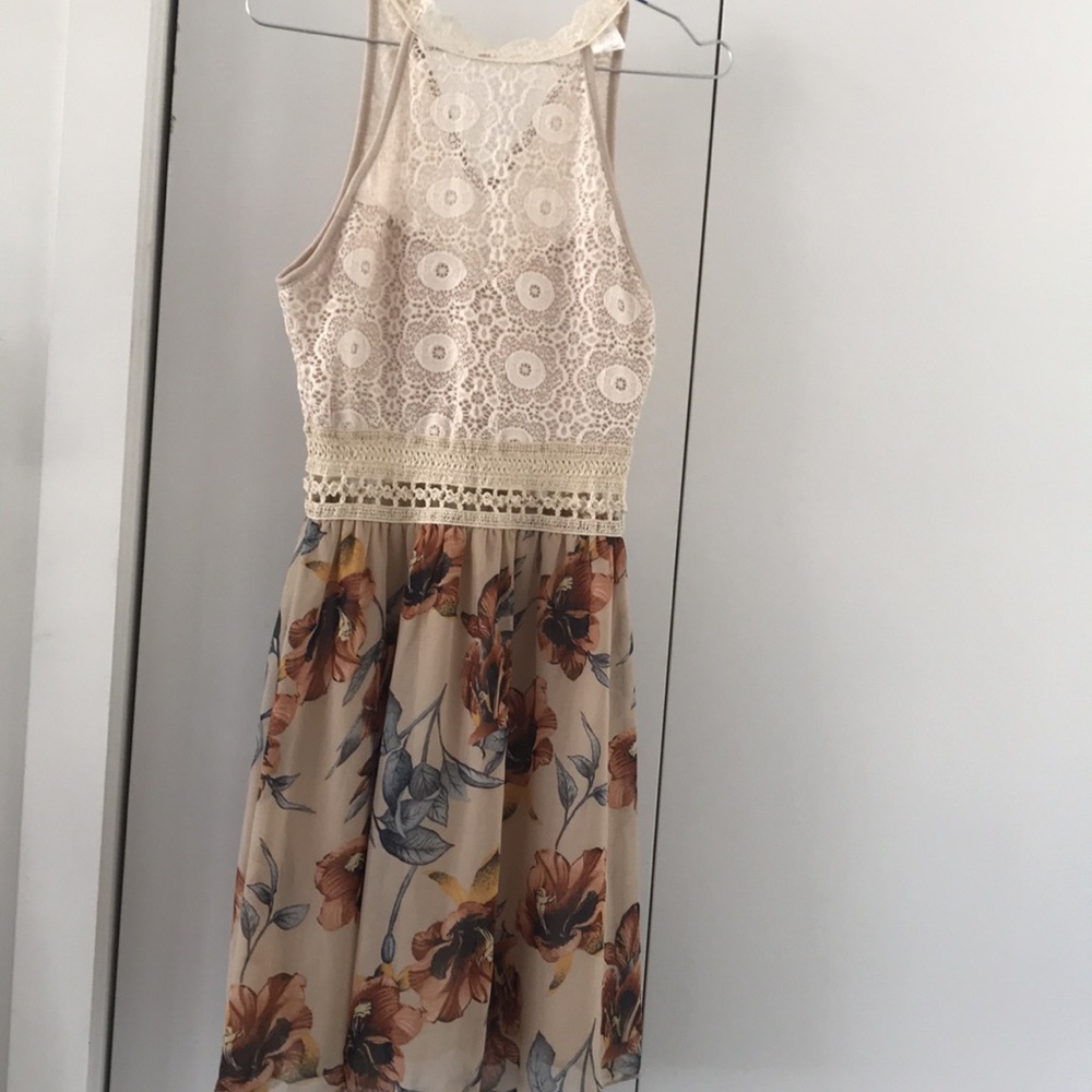Lace floral dress size medium - Picture 2 of 10